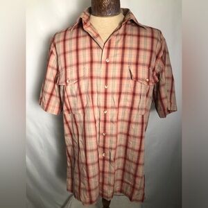 Mens Pink & Tan Short Sleeve Shirt. Size Medium.